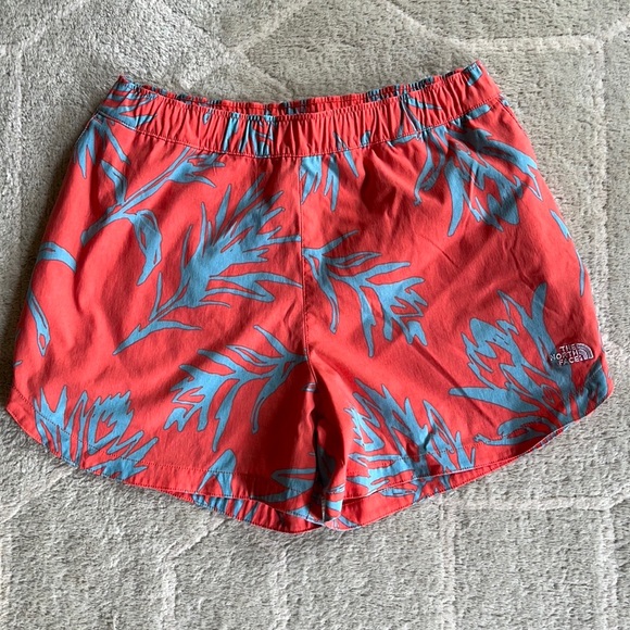 The North Face Class V Shorts - Picture 2 of 13